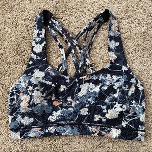 Lululemon Free to be serene bra